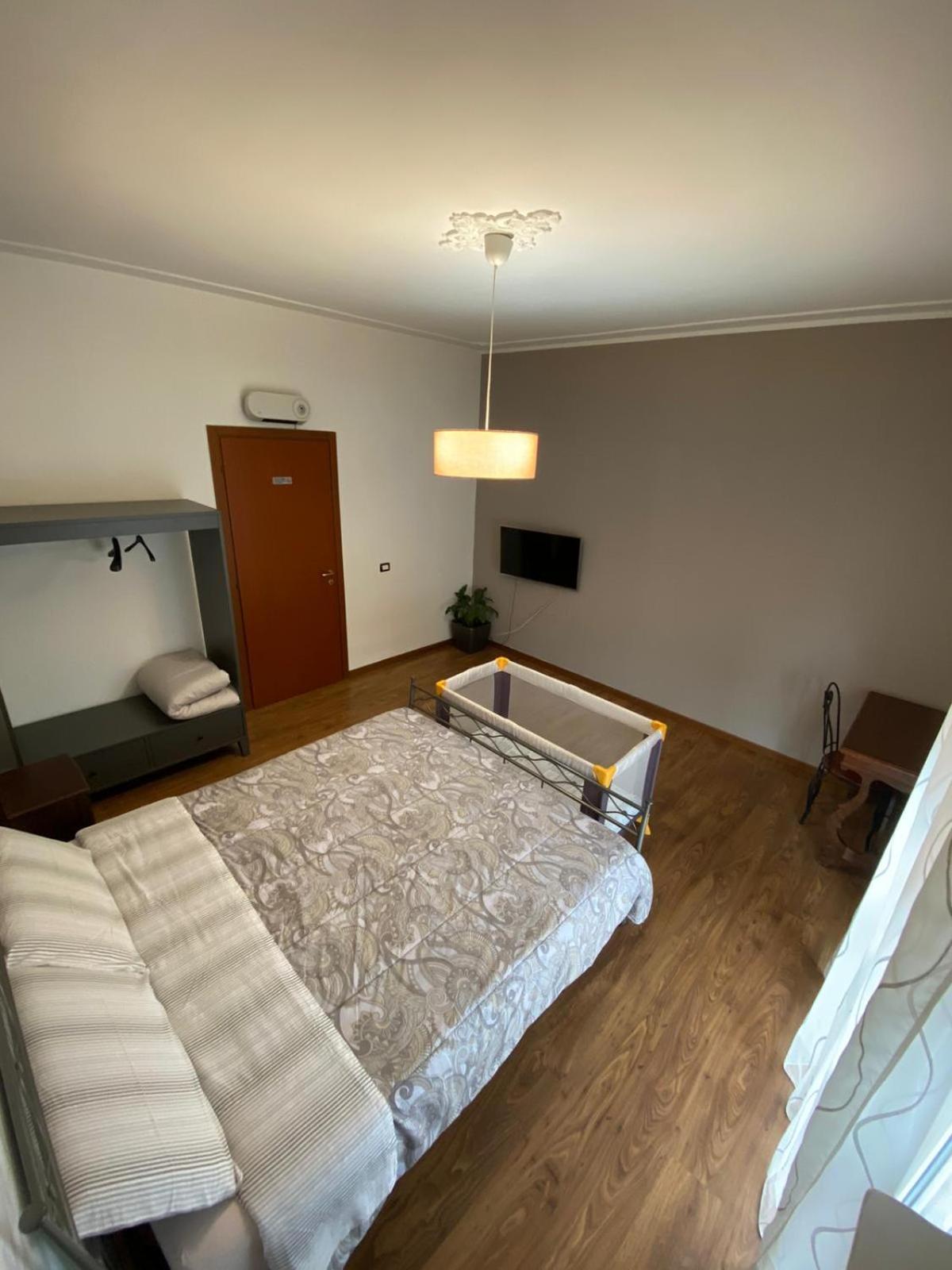 Hlux Oi Affiₜₜacaₘere Hotel Piacenza Exterior photo